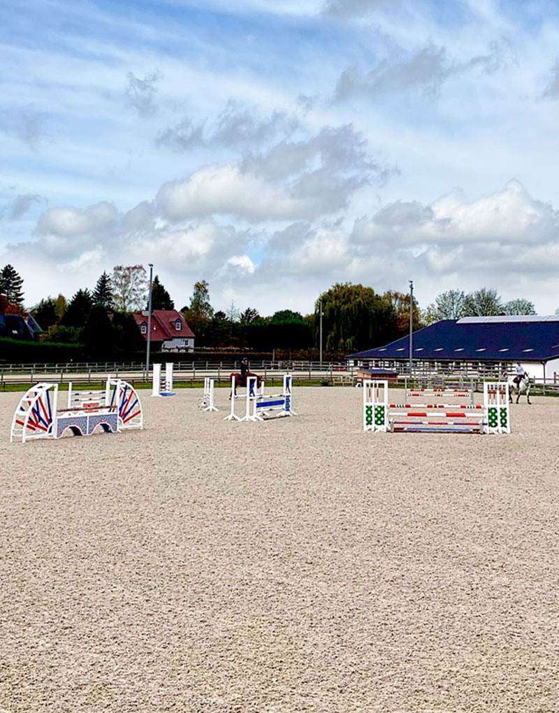 Jumping Arena: A top-notch training ground for competition riders
